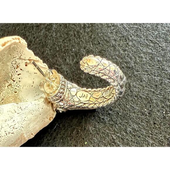JOHN HARDY Jai Naga Dragon Hoop Earrings | 925 14K accent | Green Gemstone Eyes - Picture 8 of 10